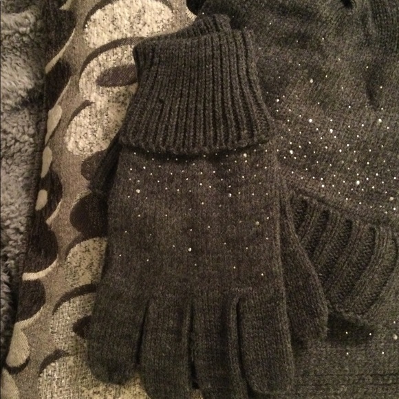 🔥🤩🤩🔥Rhinestone Embellished Hat, Scarf and Glove Set🔥🤩🤩🧤🔥 - Picture 3 of 9